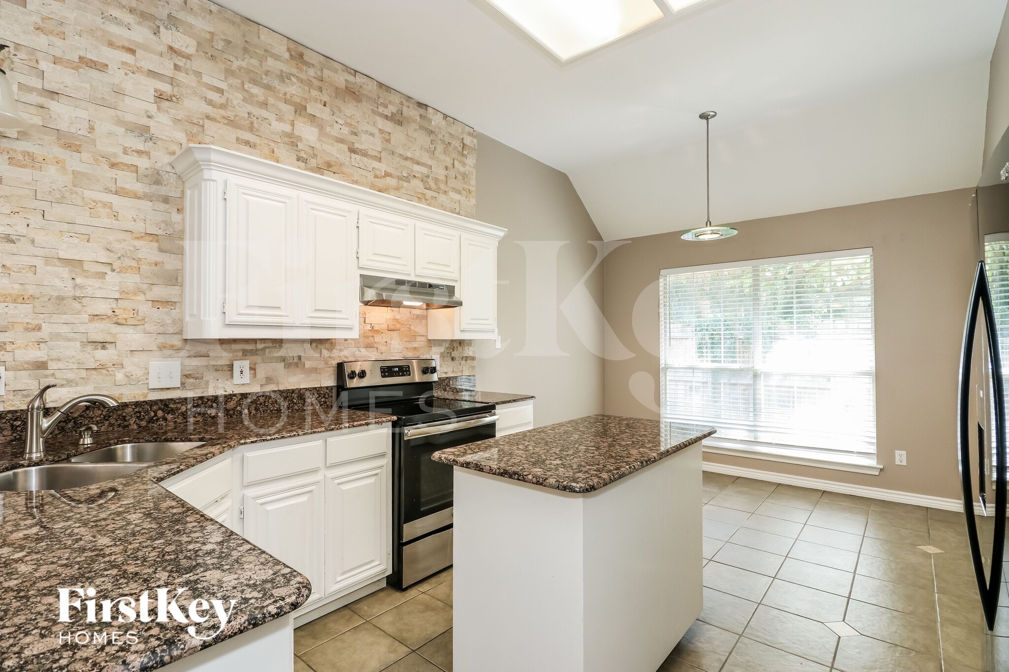 Building Photo - 9037 San Joaquin Trail