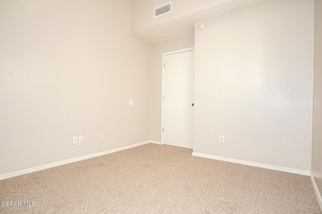 Building Photo - 11027 Sunshine Ct