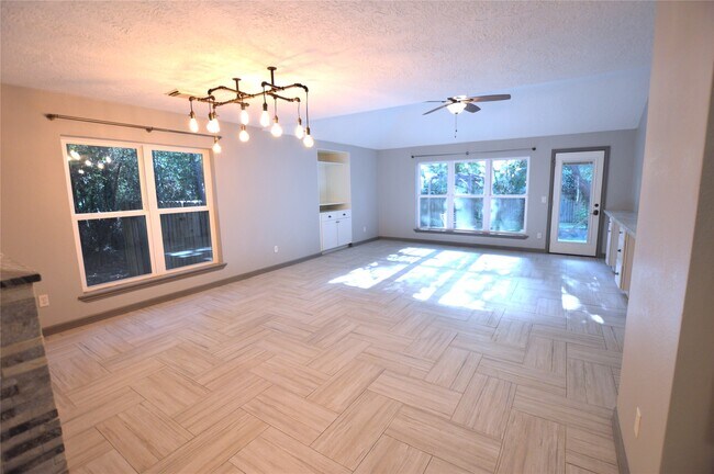 Building Photo - 2 Arnica Ct