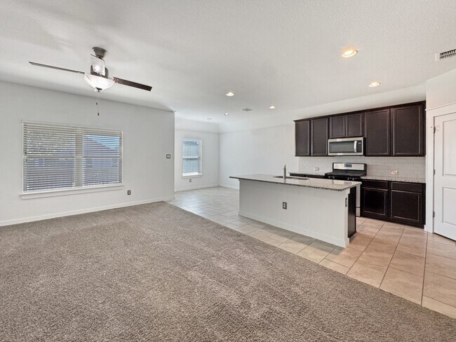 Building Photo - 13806 Quiet Fox Ln