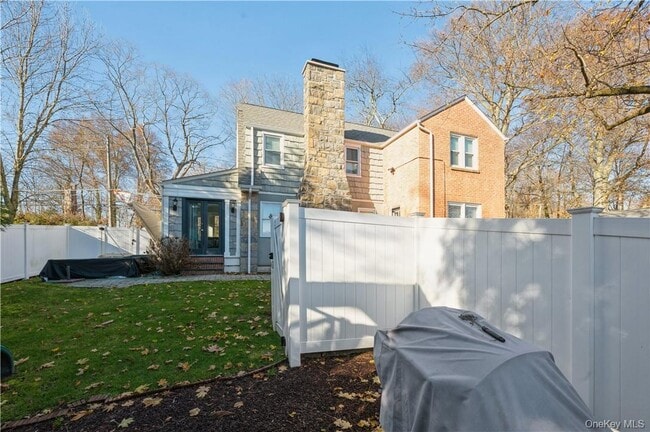 Building Photo - 353 Old Mamaroneck Rd