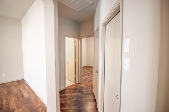 Building Photo - 20514 Chatfield Bend Way