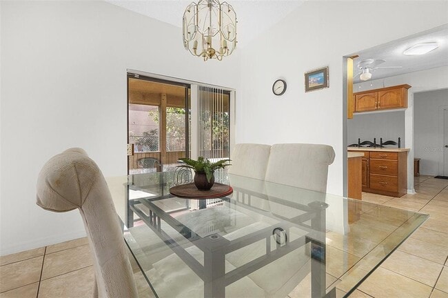 Building Photo - 712 E Flag Way