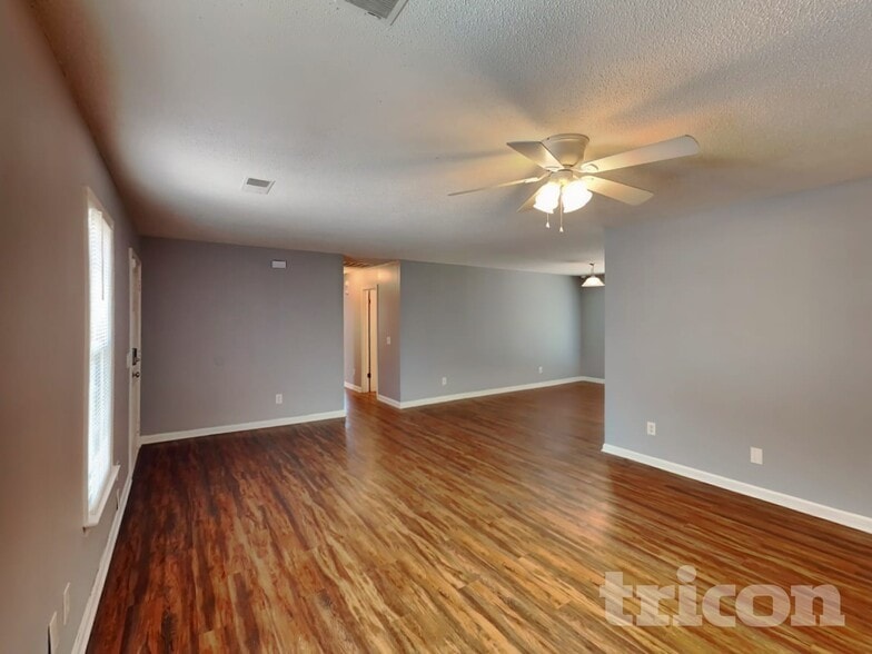 Building Photo - 21 Winslow Ct