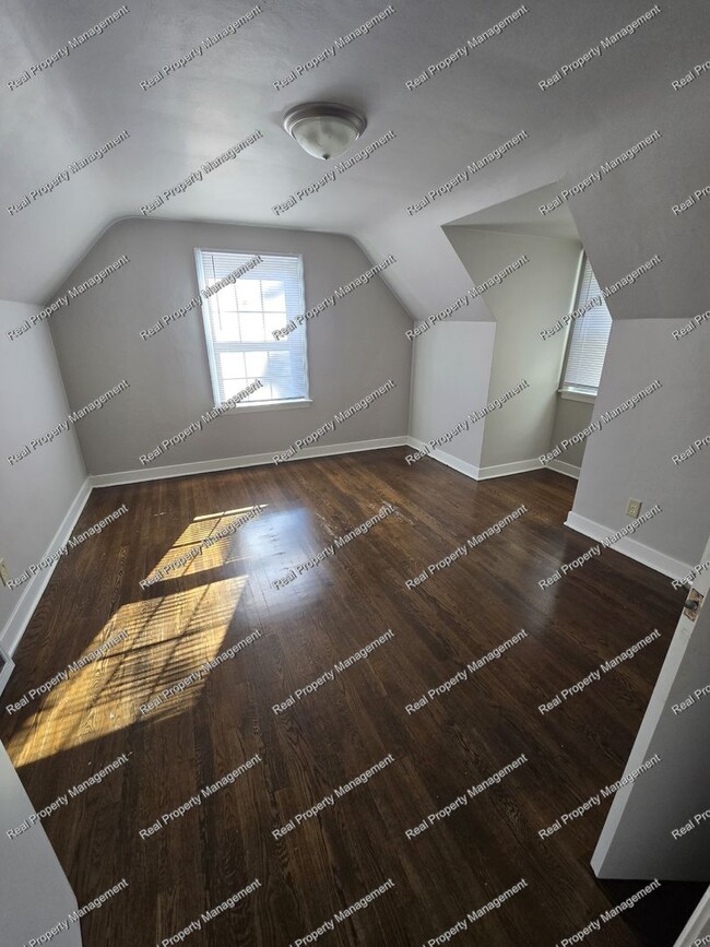 Building Photo - 3 Bedroom Cape Cod