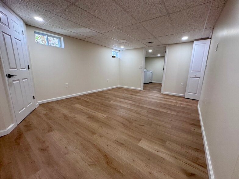 Family room - 47 Sherwood Ave
