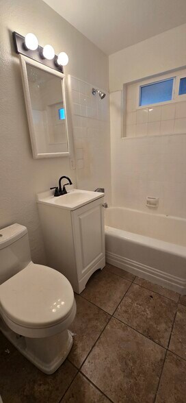 Building Photo - 444 San Pablo Dr