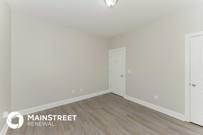 Building Photo - 3024 Honeysuckle Dr