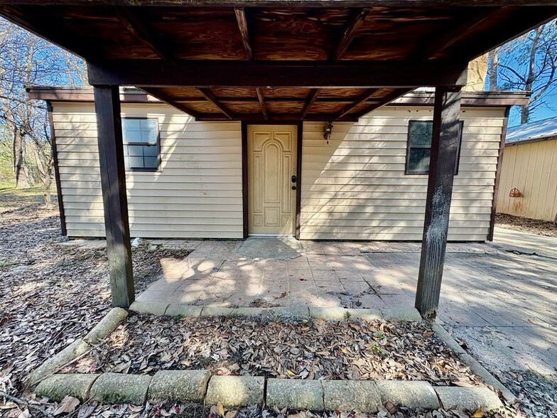 Building Photo - 76052 Crystal Dr