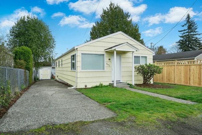 Building Photo - 3bd/2ba Seattle Home