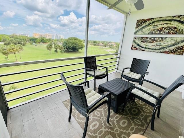 Building Photo - 3150 N Palm Aire Dr