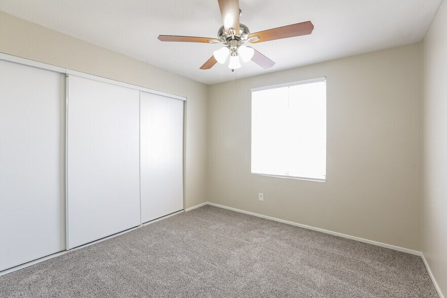 Building Photo - 1825 Klamath Falls Way