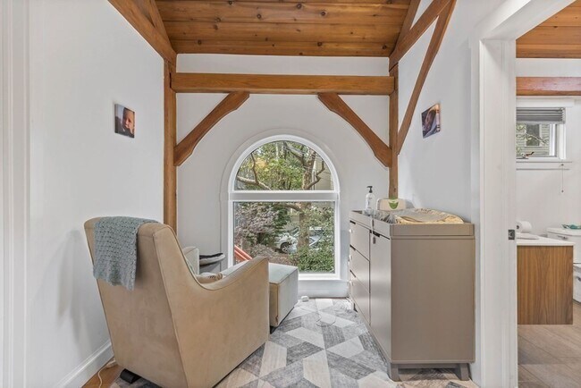 Building Photo - 7 Murdock St