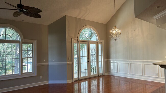 Building Photo - 56 Spindle Ln