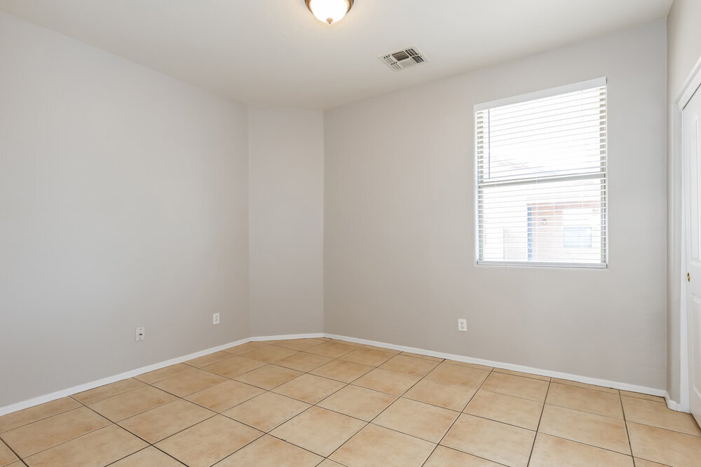 Building Photo - 7805 S 68th Dr