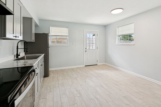 Building Photo - 1116 Tallow Tree Ln