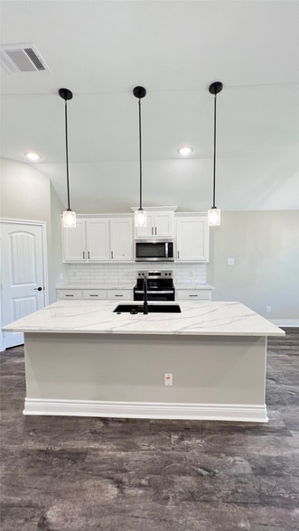 Building Photo - 606 Moseley Ln