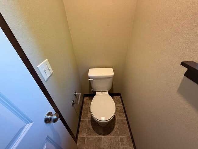 Building Photo - 713 Park Ln