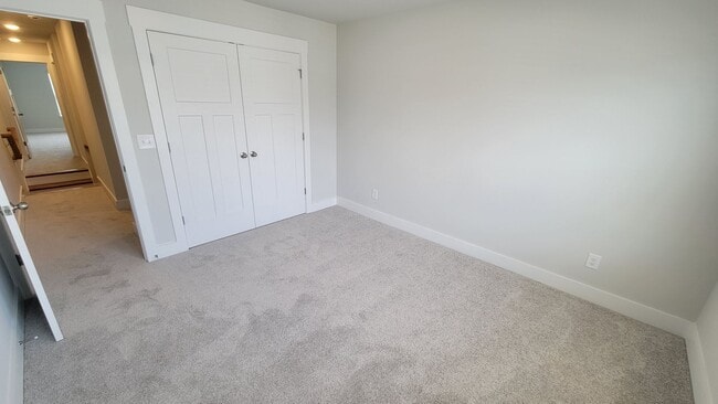 Building Photo - 3 Bed, 3 Bath Townhome Available in Boilin...