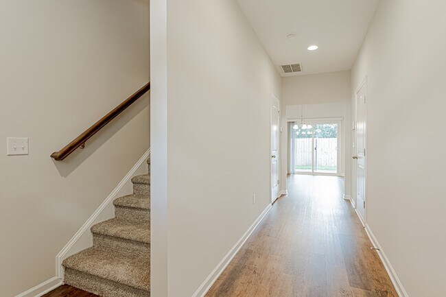 Building Photo - 117 Sweet Almond Ct