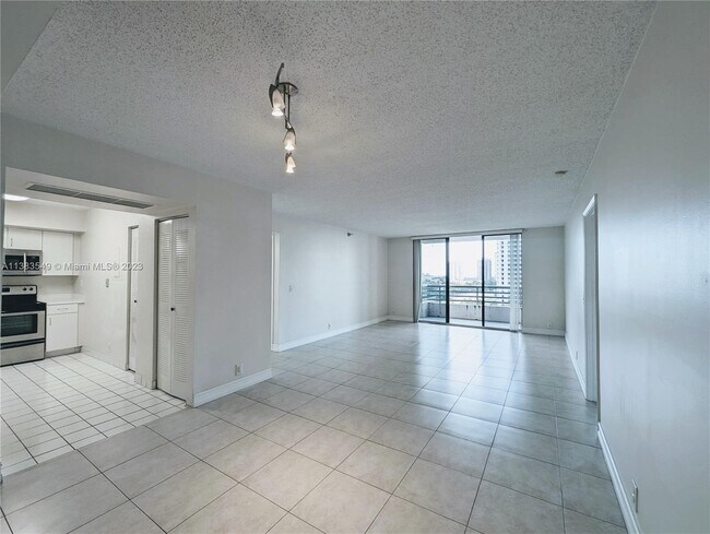 Building Photo - 3300 NE 191st St