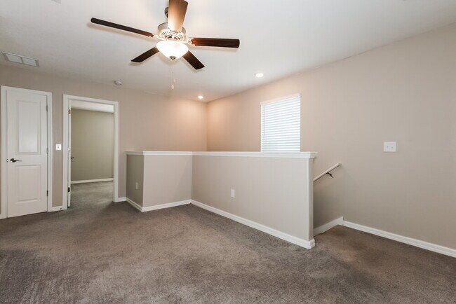 Building Photo - 7340 Spring Snowflake Ave