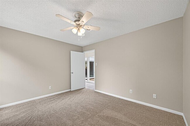 Building Photo - 16019 Parksley Dr