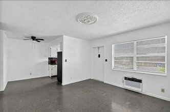 Building Photo - 1406 Barton Rd