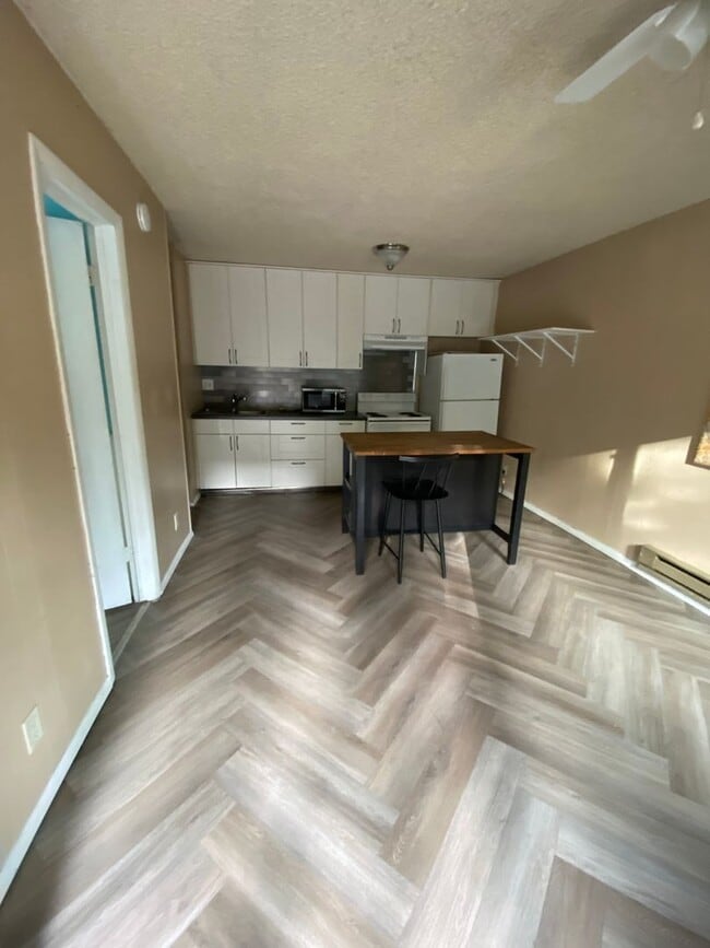 Building Photo - MOST AFFORDABLE: Blue River condo! Great l...