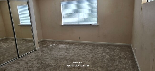 Building Photo - 3 bedroom 2 bath home near schools and shopping