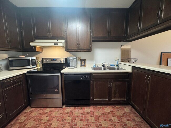 Building Photo - 2137 Belle Grove Dr SW