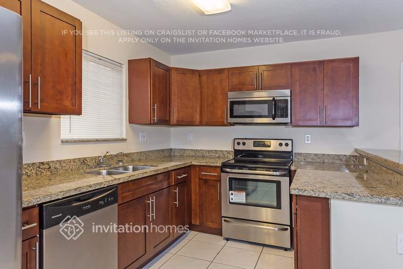 Building Photo - 18001 SW 139th Path