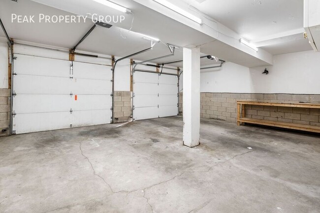 Building Photo - 1231 Indianola Ave