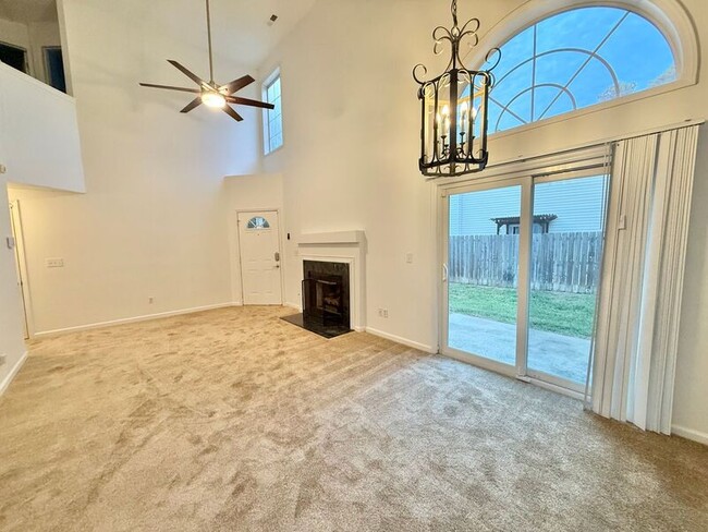 Building Photo - 1348 Beacon Village Dr