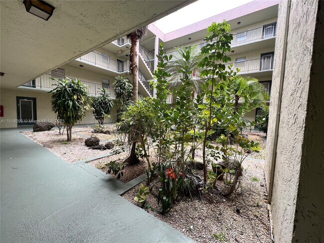 Building Photo - 1800 SW 81st Ave