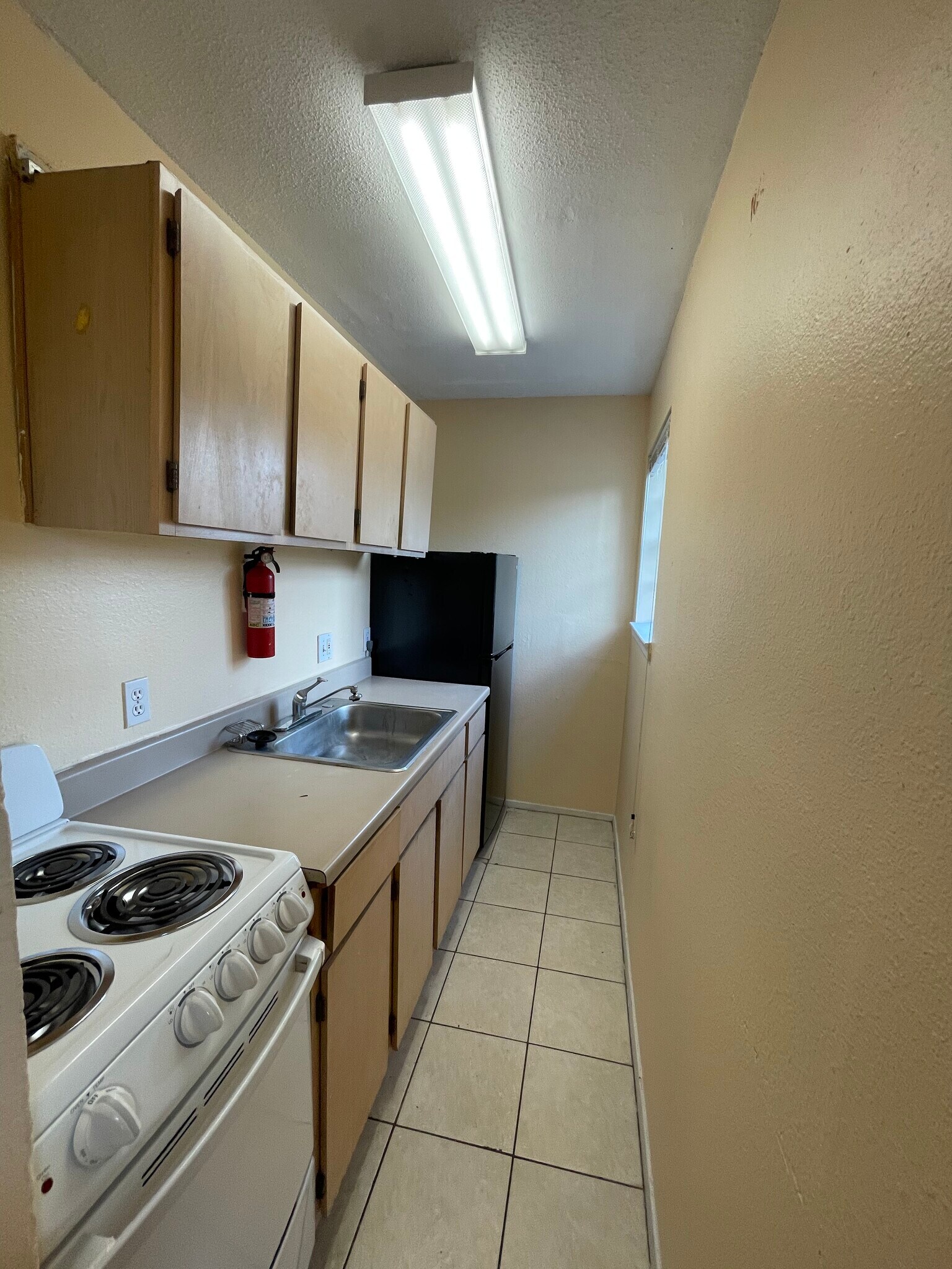 Kitchen - 3118 San Jacinto St