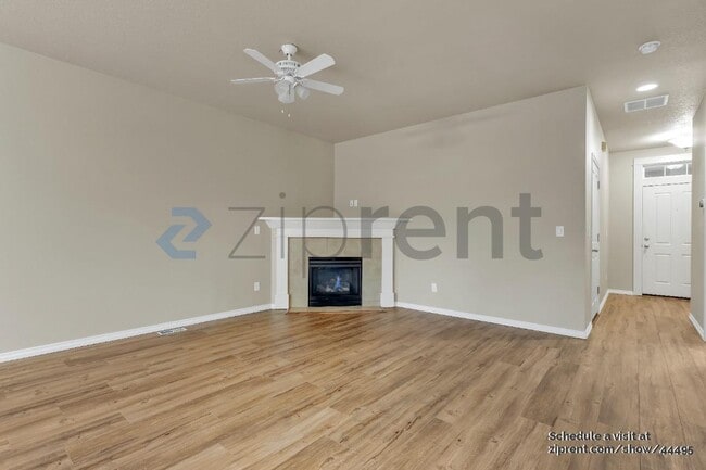 Building Photo - 4549 SE Satinwood St