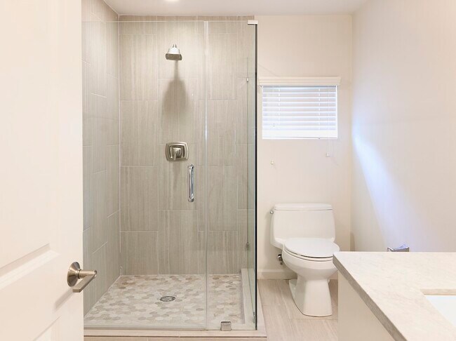 Building Photo - 9326 Willowview Ln