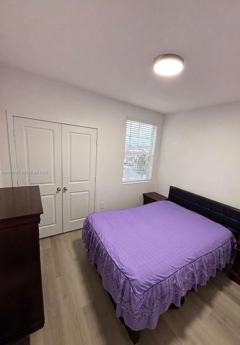 Building Photo - 470 NE 12th St