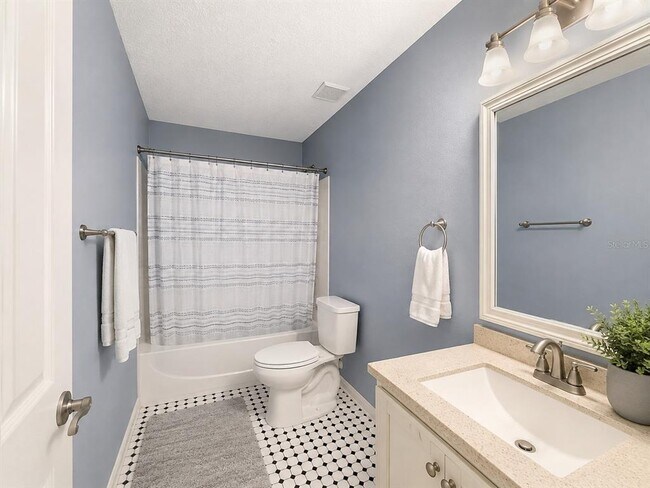 Building Photo - 2808 Paynes Prairie Cir