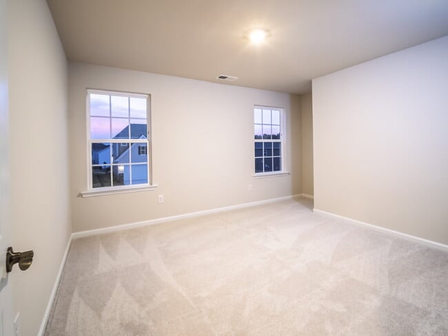 Building Photo - "Experience Spacious Living in This 4-Bedroom, 3-Bath Gem on Swallow Tail Drive, Belmont!"