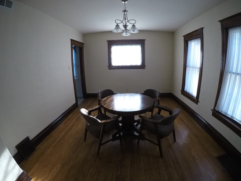 Building Photo - 863 S Illinois St