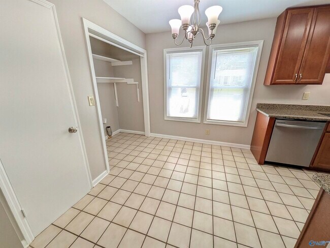 Building Photo - 14012 Hurstland Dr SW