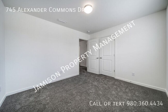 Building Photo - 745 Alexander Commons Dr