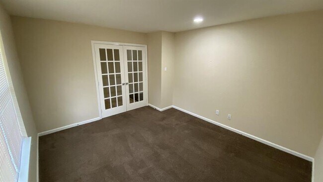 Building Photo - 1310 Ashway St