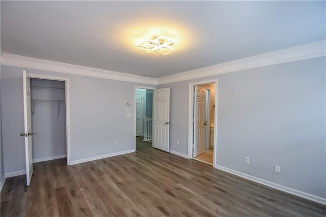 Building Photo - 2201 Landing Walk Dr