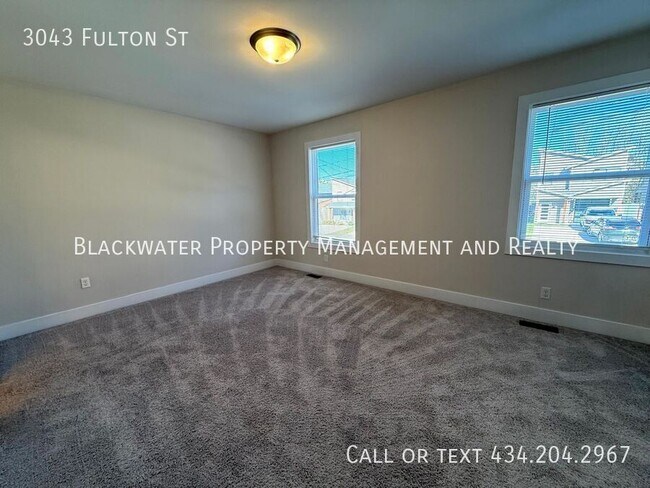Building Photo - 3043 Fulton St