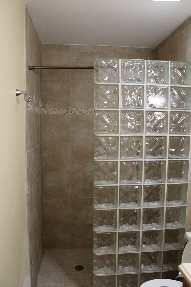 Building Photo - 3991 Whiting Ln