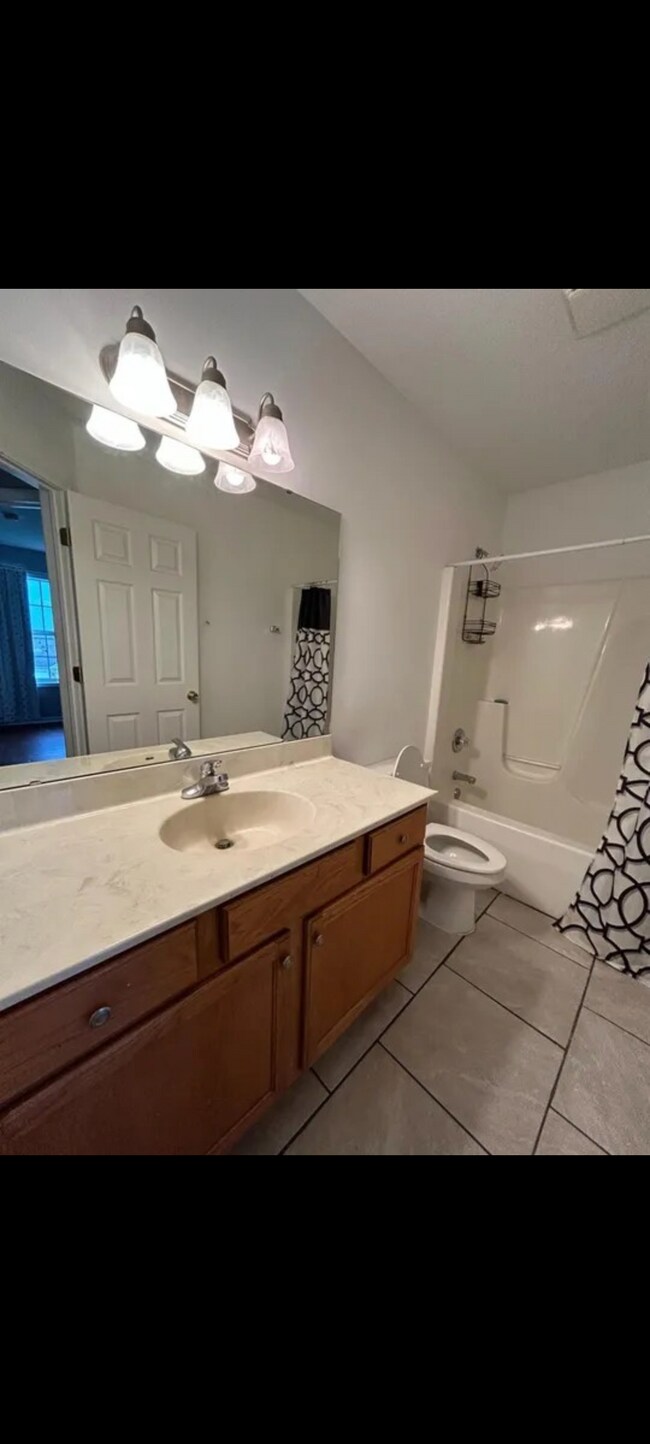 Building Photo - 328 Sweetbriar Ct