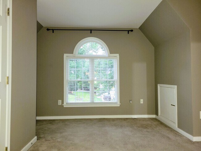 Building Photo - Large contemporary in Birkdale Subdivision...